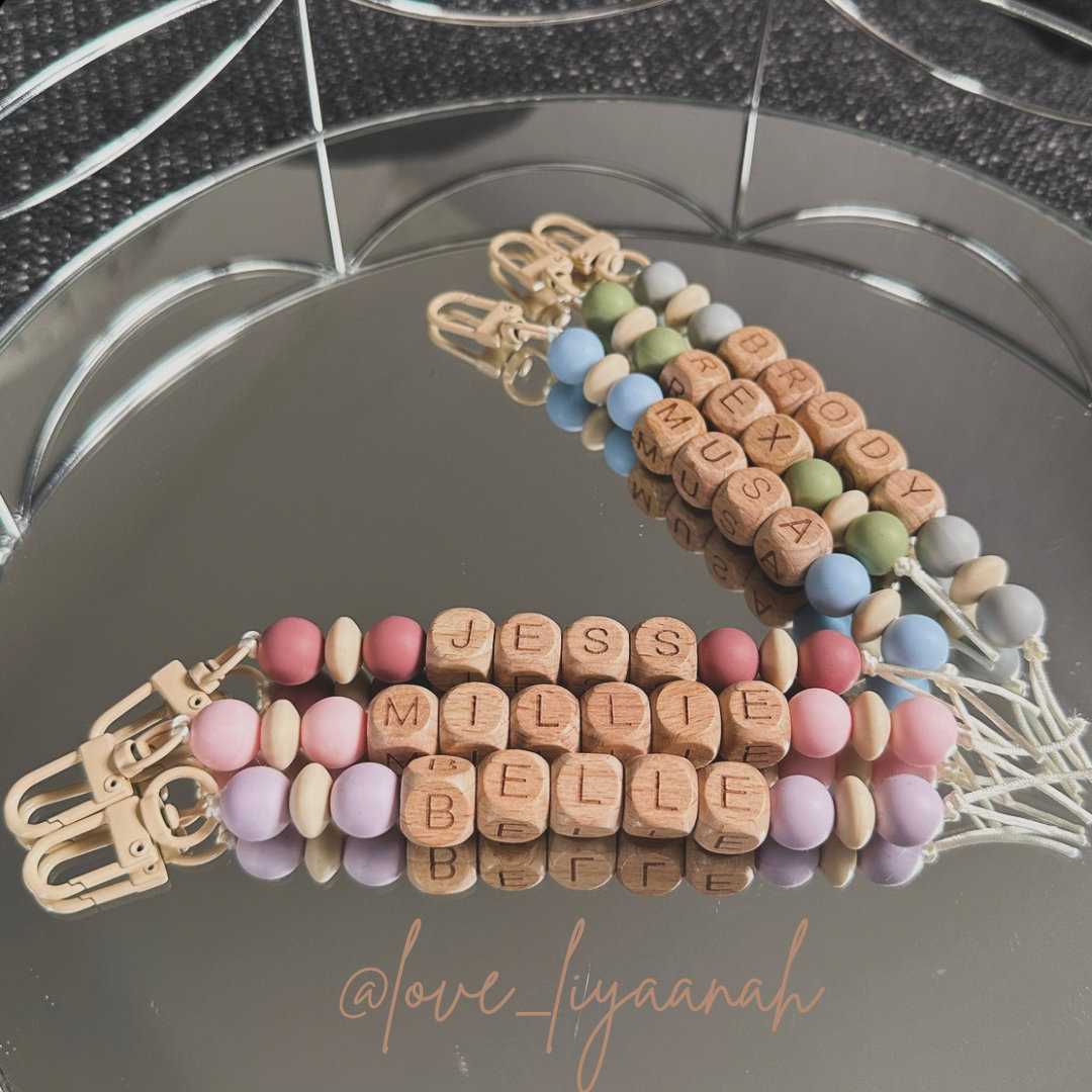 맞춤형 키체인 - 1PC 맞춤형 너도밤나무 비드 문자  - Wooden Letter Sign 리뷰 및 가격